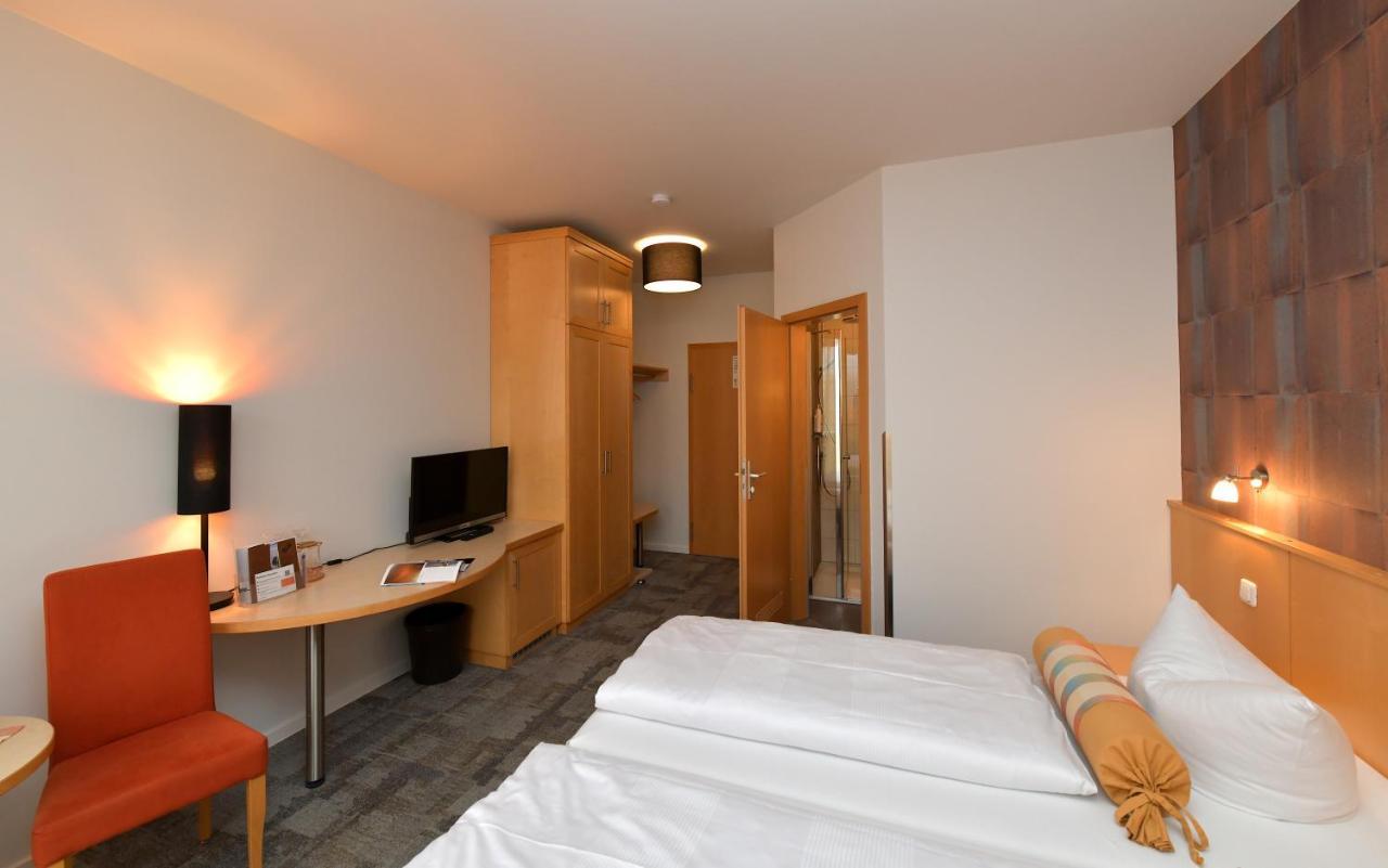 Landhotel Rittmeister & Kraeuter-Spa Adults Only Rostock Exterior foto